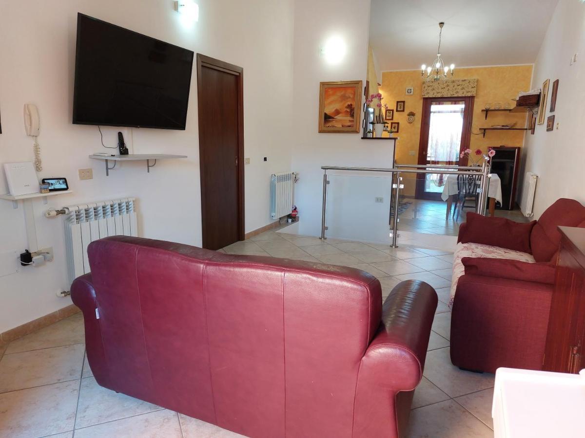 Вилла La Casa Di Eledo La Maddalena  Экстерьер фото